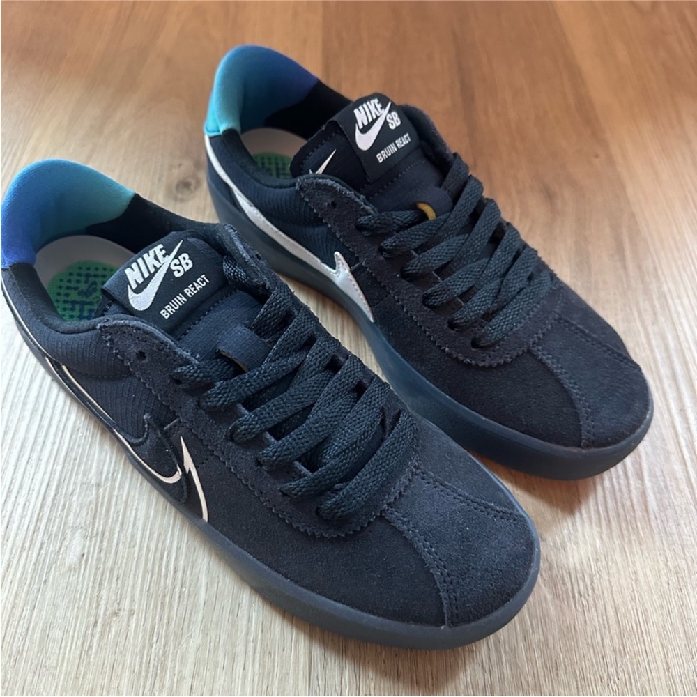 Navy blue Suede sneakers